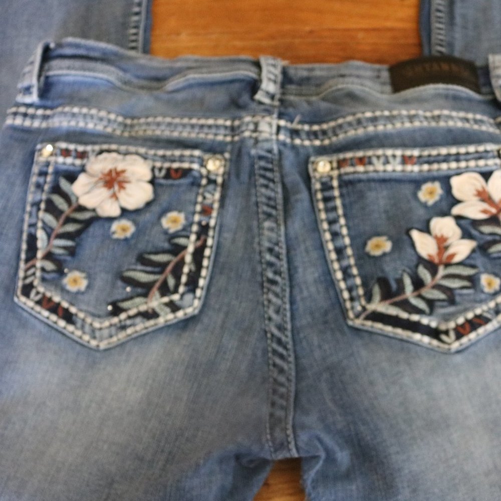 Shyanne Jean with Flower Back Pockets
